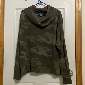 Waffle material, front pouch pocket.